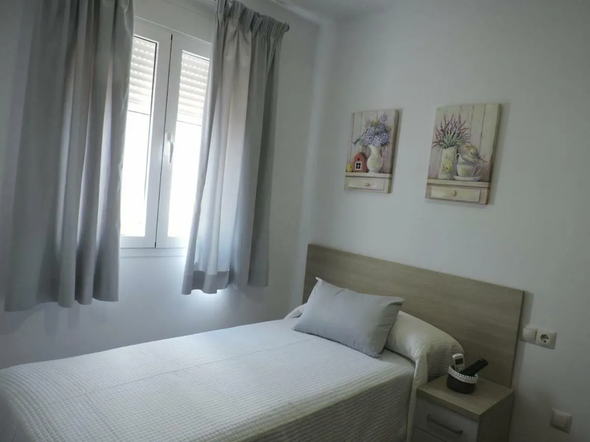 Hostal Delia Alora 2*,