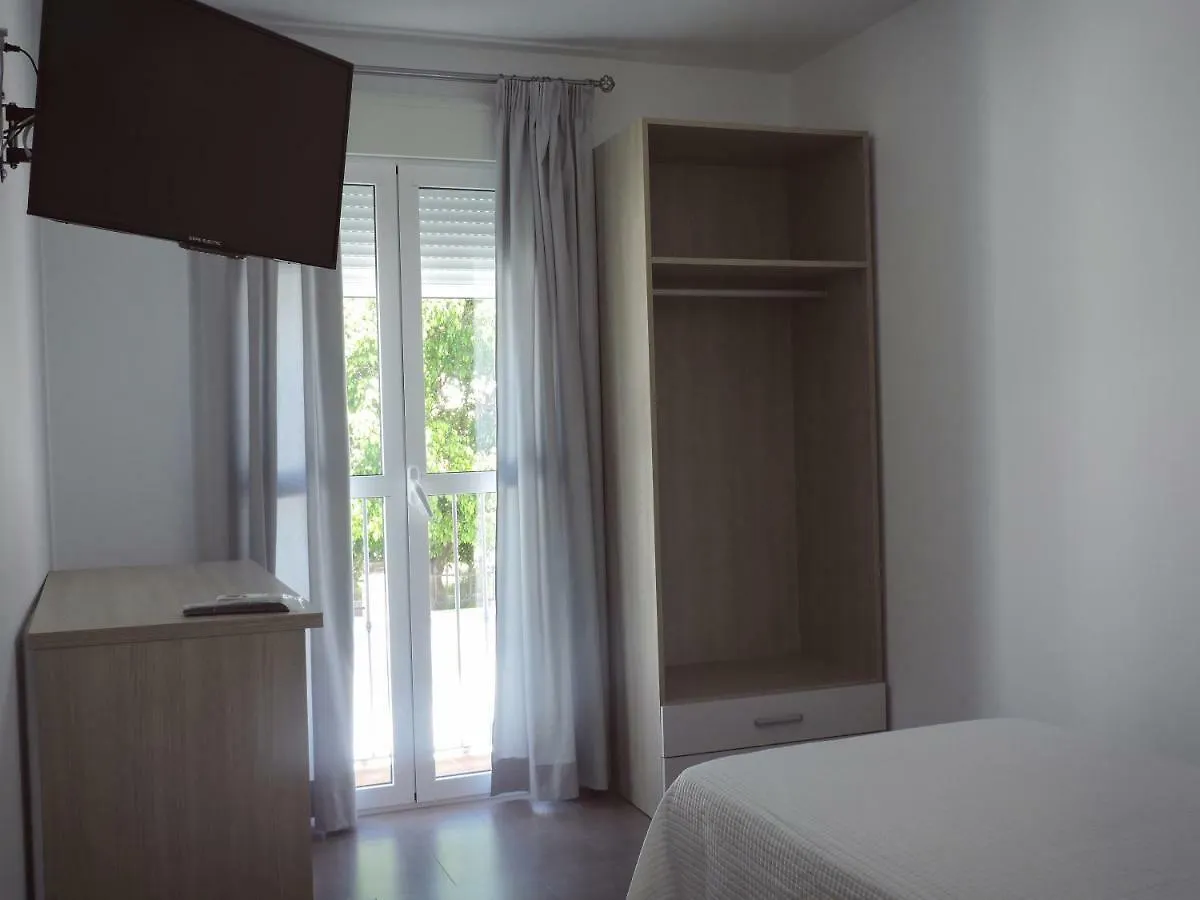 Hostal Delia Alora