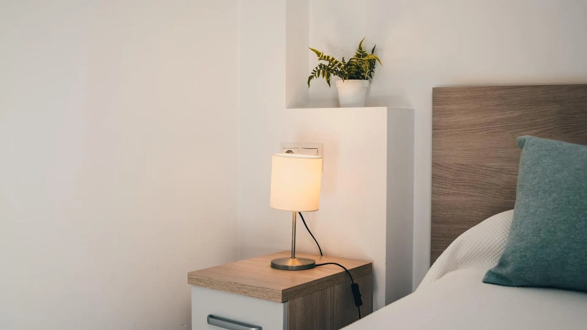 Hostal Delia Alora